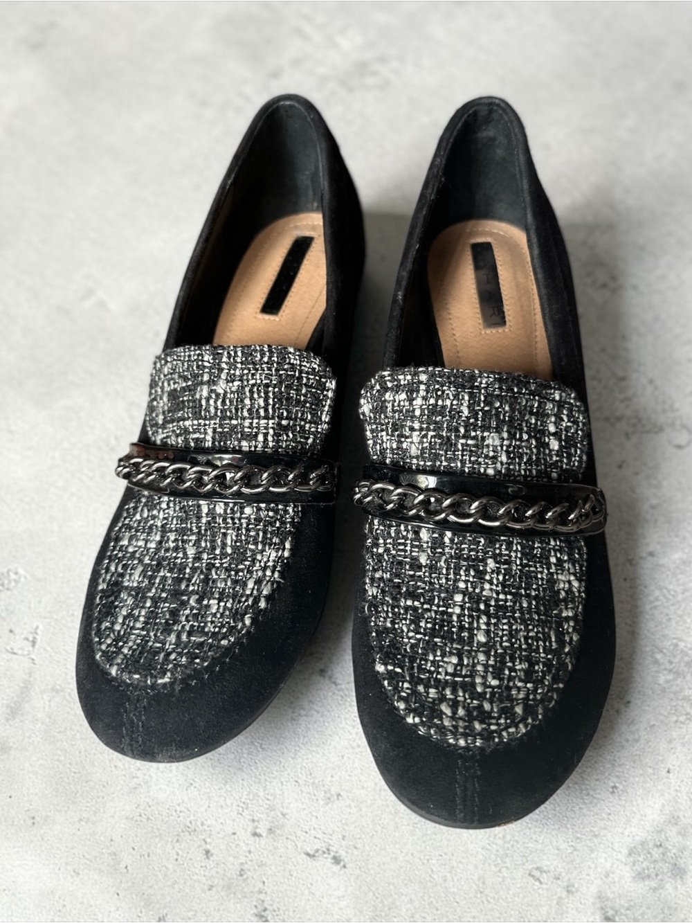 Gorgeous Tahari La Salle Black Suede & Tweed Chain Loafers 8.5M